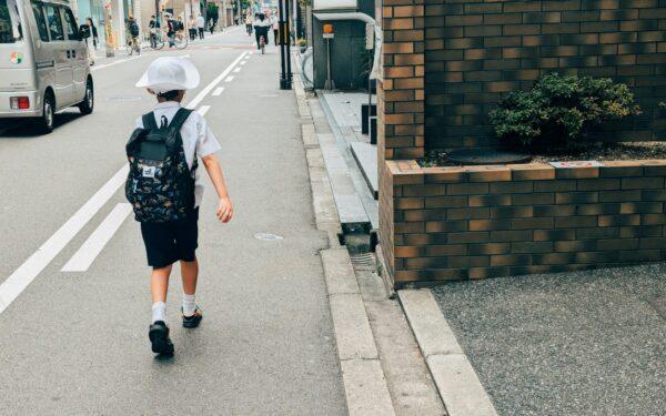Kaip neapkrauti vaiko būreliais? Ženklai, kad metas pristabdyti ir ką daryti vietoje to