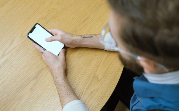 Kaip sustabdyti nuolatinį telefonų tikrinimą? Paprasti žingsniai, padedantys atgauti dėmesį